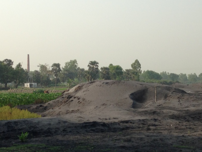 Bangladesh: Communities Learn To Fight Rice Husk Pollution