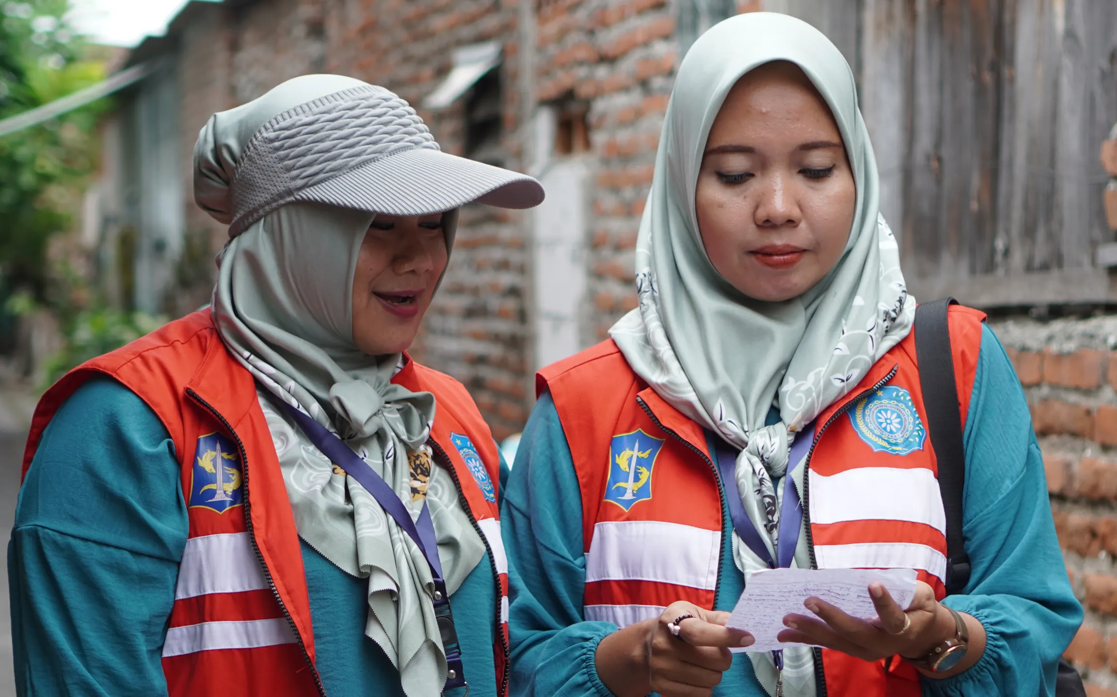 Community health workers in Indonesia train to test children’s blood lead levels.